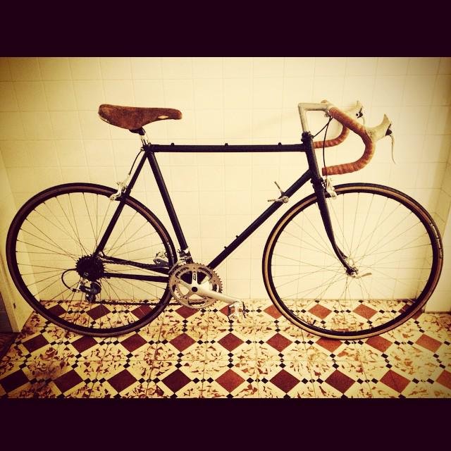 bicicolor's tweet photo. #reciclar #bike #bicicolor
recuperação da bike do amigo "Paulinho"...
disponivel em http://t.co/muYwesQRLr http://t.co/HojICRITtw