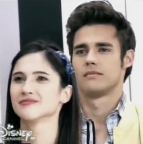 Guumiiis's tweet photo. #Leonesca en #Violetta3 ♥ Que lindo pareja ♥ @JorgeBlancoG @lodocomello ♥ http://t.co/eozU2zIeuj