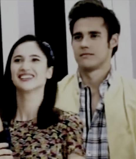 Guumiiis's tweet photo. #Leonesca en #Violetta3 ♥ Que lindo pareja ♥ @JorgeBlancoG @lodocomello ♥ http://t.co/eozU2zIeuj