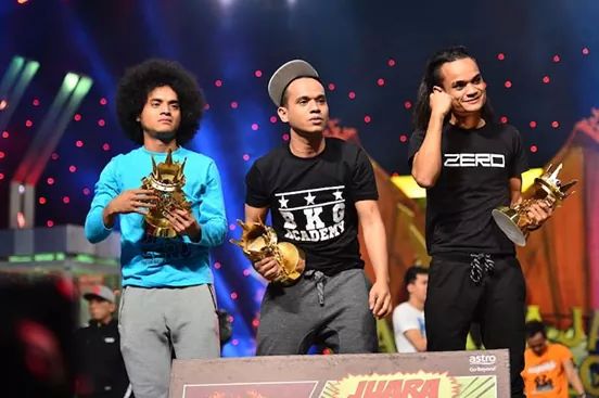 KimSaraAmin's tweet photo. Congrats Zero
From Zero to Hero
Kebanggaan Sabahan..
#MLM2014FINAL
Gilakk kau Melati posing rare abis bah! http://t.co/N0CFnAkDTG
