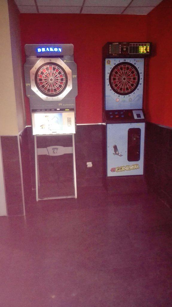 ibiz5's tweet photo. 4 mesas de billar, dianas, pinball, !! Ven a conocernos!! http://t.co/qgj0TwLco5