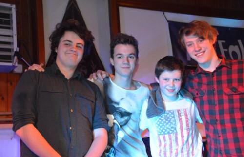 TTumps's tweet image. We stonden vandaag voor de tweede keer met deze foto in de krant!
#rockstalgiewasgewoontop