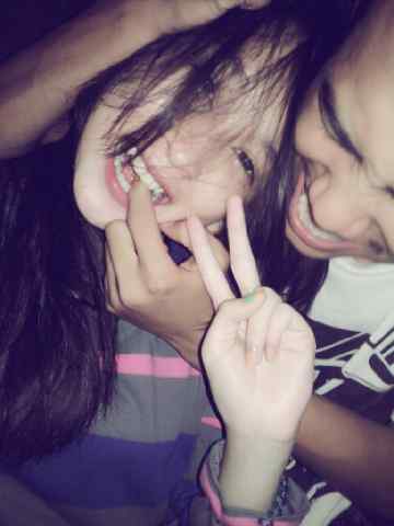 sarahramadanti4's tweet photo. Haha http://t.co/2xp4R1ryKh