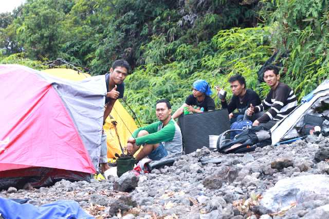 infopendaki's tweet photo. RT @wahyukabuto: rindu ngopi bareng sahabat-sahabat d atas ketinggian di mt.merapi-sumbar. http://t.co/yvT5yGa3na