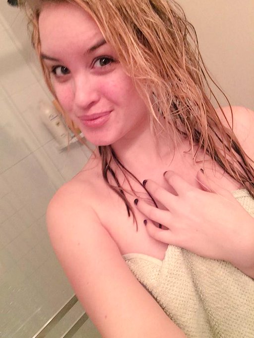 Woo it's Friday!! 😃 http://t.co/boKLGN7loQ<a href="/tag/throwbackthurs"class="tags"><span>#throwbackthurs</span></a>