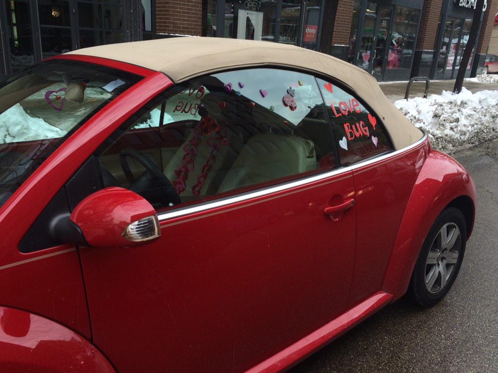 In #Chicago? Be on the lookout for the #lovebug! <a href="/MarcMalnati/">Marc Malnati</a> is cruising around handing out #heartshaped #pizzas!