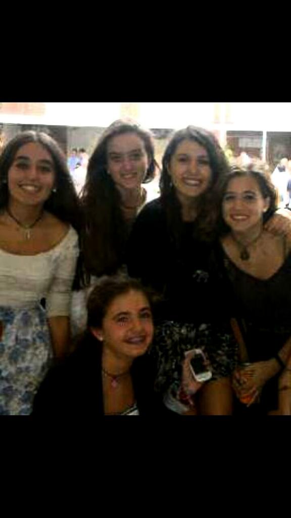 Eleruiz97's tweet photo. Lo que me encuentro por ahí #niaños @Conchabs15 @iPedrero9 @palma_mf98 @Alepl98 http://t.co/BGtkwBlYuQ