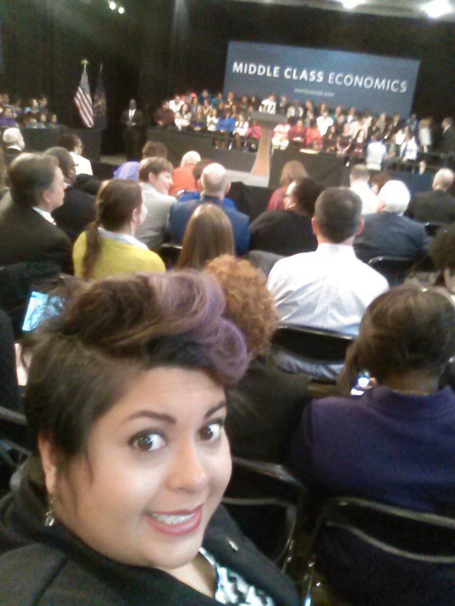 Aja_michael's tweet photo. Pledge of allegiance and national anthem! #obamaivytech http://t.co/Y7ydcL3aQp