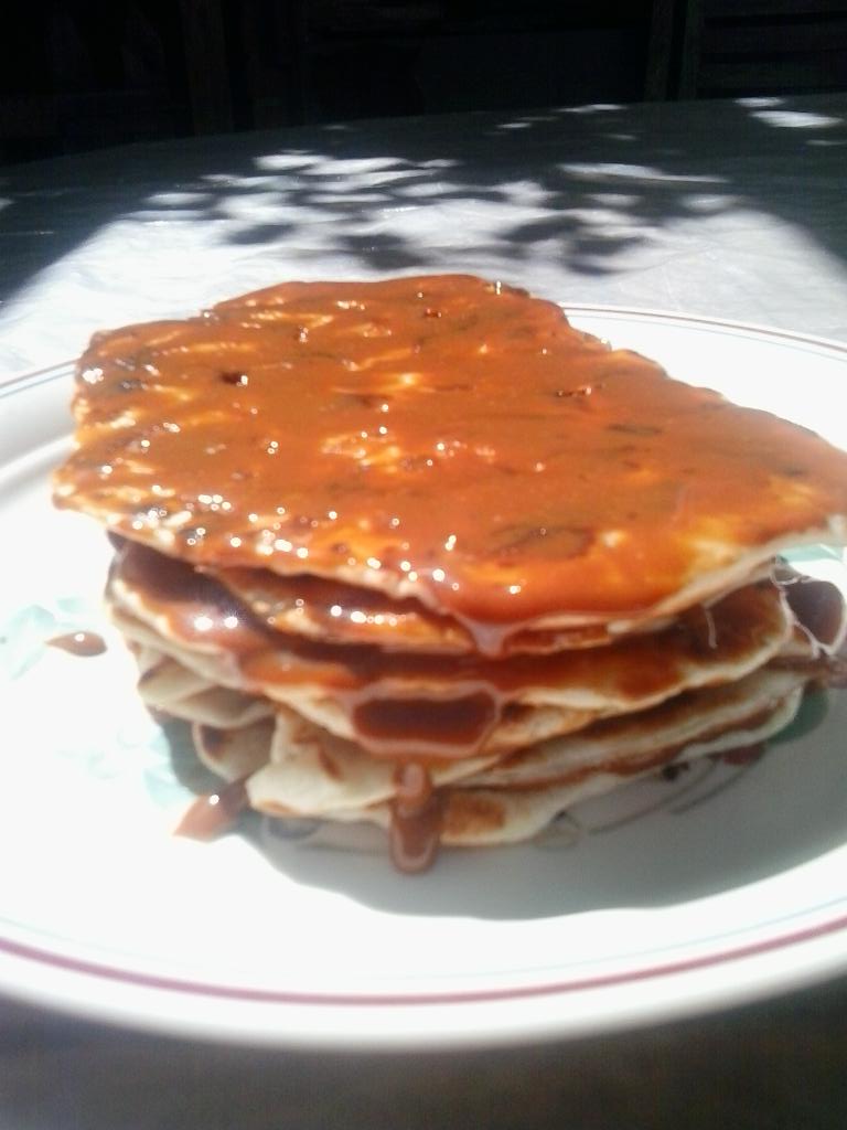 macagonzalez18's tweet photo. Las consecuencias de estar al pedo!Me sale la cocinera interna! Mi Rogel express. No es gordura es exceso de dulzura! http://t.co/bkXQowBEdw