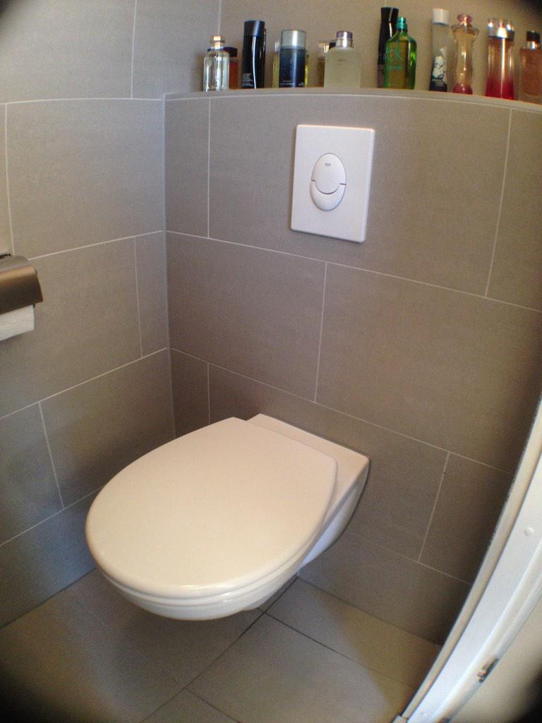 Bakker23Rob's tweet photo. Weer #toilet #opgeleverd #halfsteens http://t.co/ve8lmJtXAm