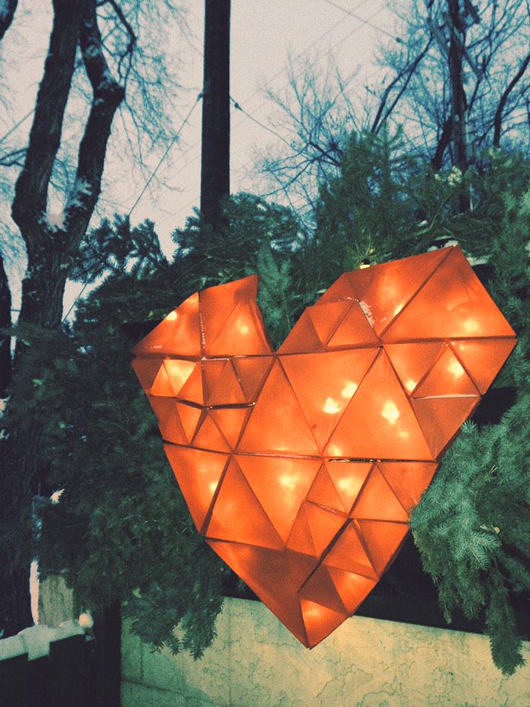 amywowk's tweet photo. Nothing says February love like a winter #verticalgarden with a big 'ol red heart! #ValentinesDay #tangram http://t.co/huEso7ogUo