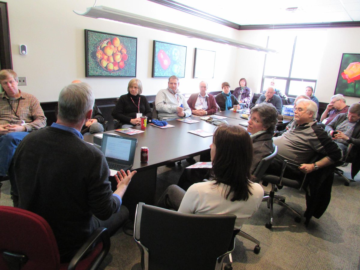 vinelandrsrch's tweet photo. We were so pleased to have the #CFAME group from @agrifoodAME come &amp; tour Vineland yesterday! @CEOVineland #innovate http://t.co/zFFiRkQQLJ