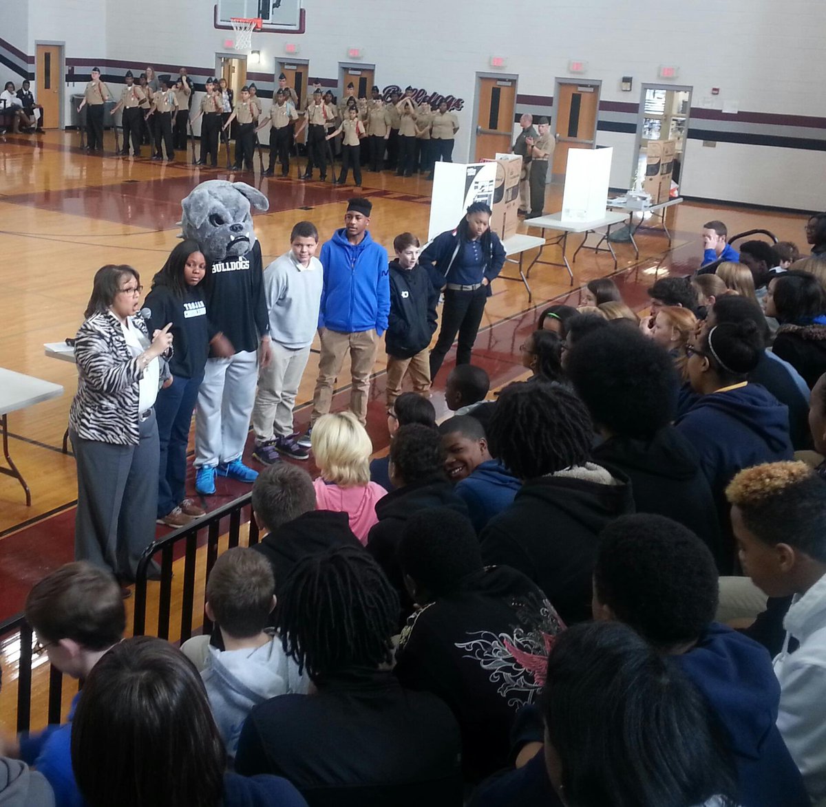 CIS_RockyMount's tweet photo. Communities In Schools (CIS) class of 2019 learning what to expect at Nash Central High School. http://t.co/GNAg4DYH4X