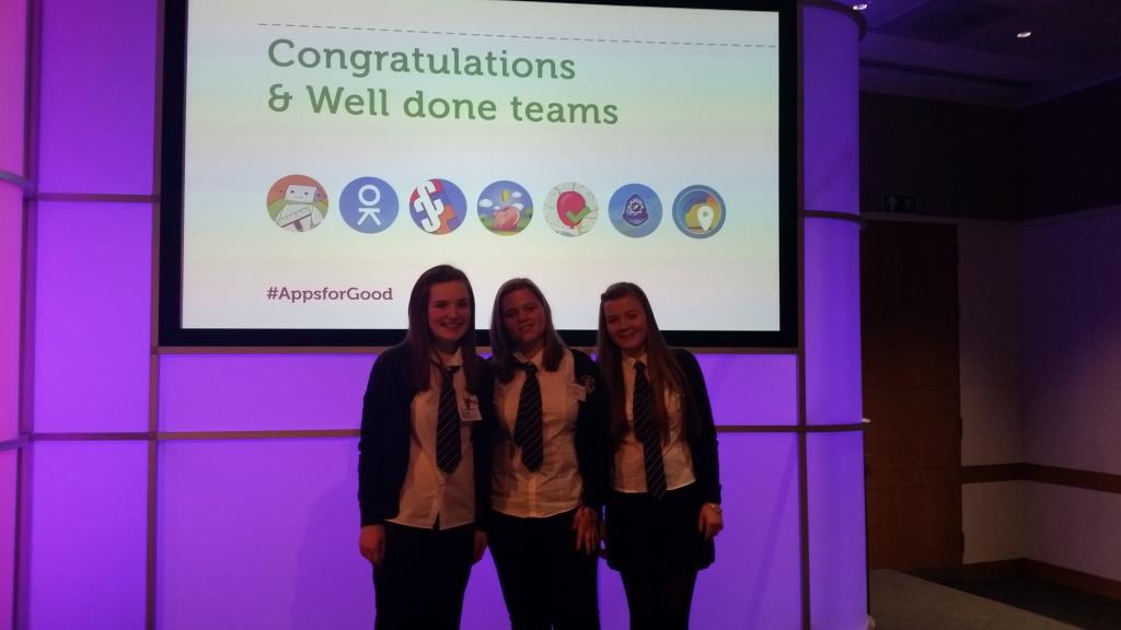 ChoreAttack's tweet photo. At the airport waiting to go home after an amazing time at @AppsforGoodCDI😊 http://t.co/CQ2CtO1p2W