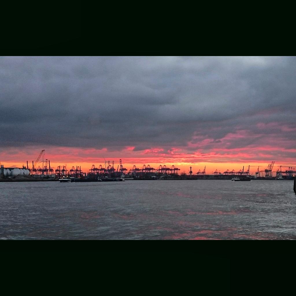 It was sooo nice yesterday 😍😍 follow me <a href="/elbflip/">Philipp / Flip</a> on #Instagram ✌ #Hamburg #igershamburg #welovehamburg