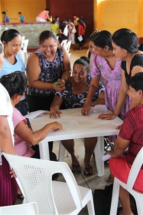 Rotary's tweet image. #Rotary Showcase #photooftheweek: Providing microcredit loans to women in Western Guatemala. goo.gl/lkZwdq