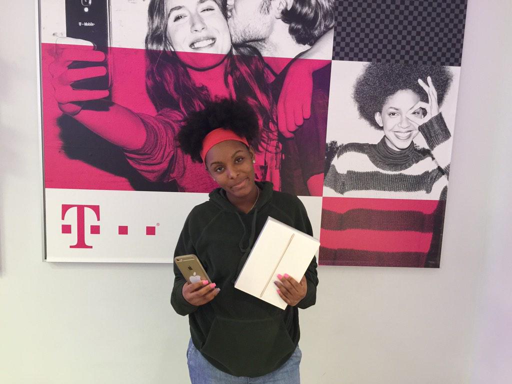 ChanceP77's tweet image. Another Happy @TMobile customer. Thanks for #DataStash on her new IPhone and IPad @JohannesPiket @urboyrafa