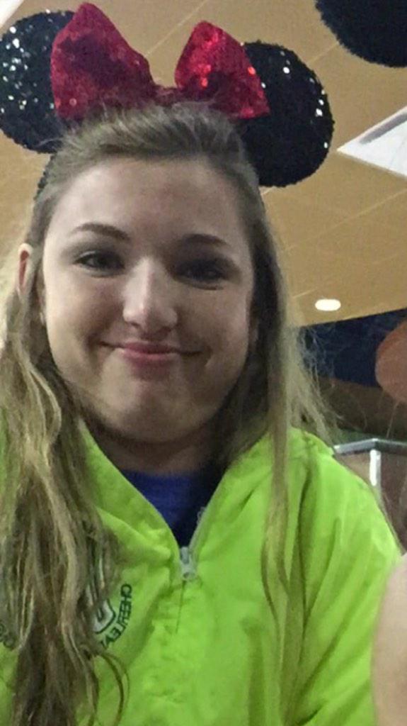 ItsDumpyboii's tweet photo. “@makenzie_p13: When bae looks good http://t.co/wYUa6ZlX0c” Looks like she ate bae - Dumpy #dumpydatripod