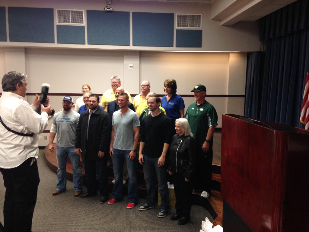 Group photo time!! <a href="/sanjacbaseball/">San Jac Baseball</a> legends.
