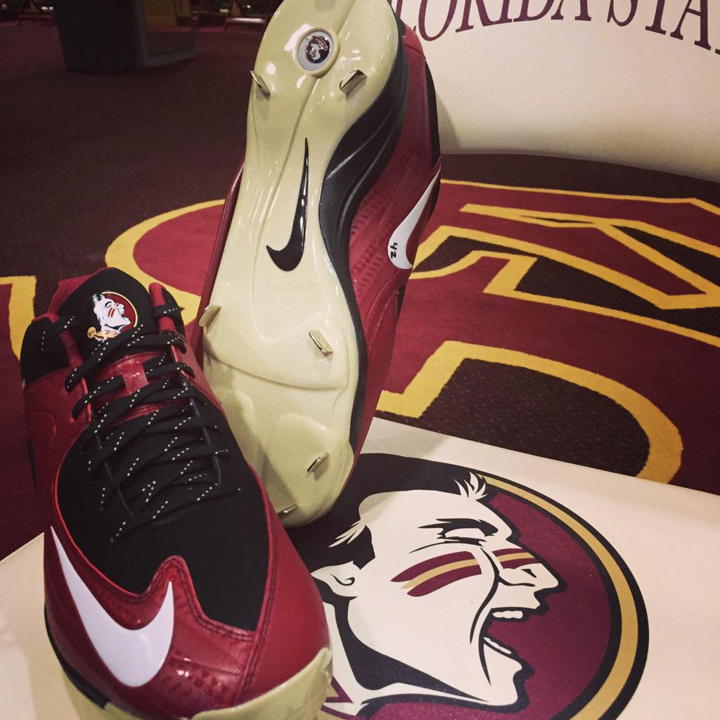 TheTomahawkChop's tweet image. RT “@FSUBaseballEQ: Custom @nikebaseball cleats are ready and waiting for @FSU_Baseball. #FSUTBT http://t.co/32BgbIPjXJ”
