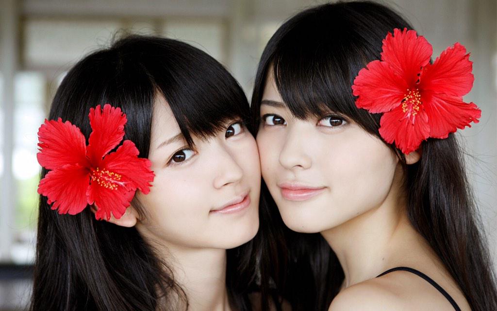 две азиатские девушки. две японочки. японские две сестры. аниме девочки в кимоно. история двух сестёр (ким джи-ун, 2003).