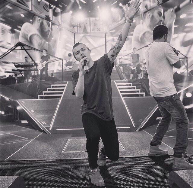 StylesOTRAPics's tweet photo. Harry at rehearsals. http://t.co/bzCrEpJKxa