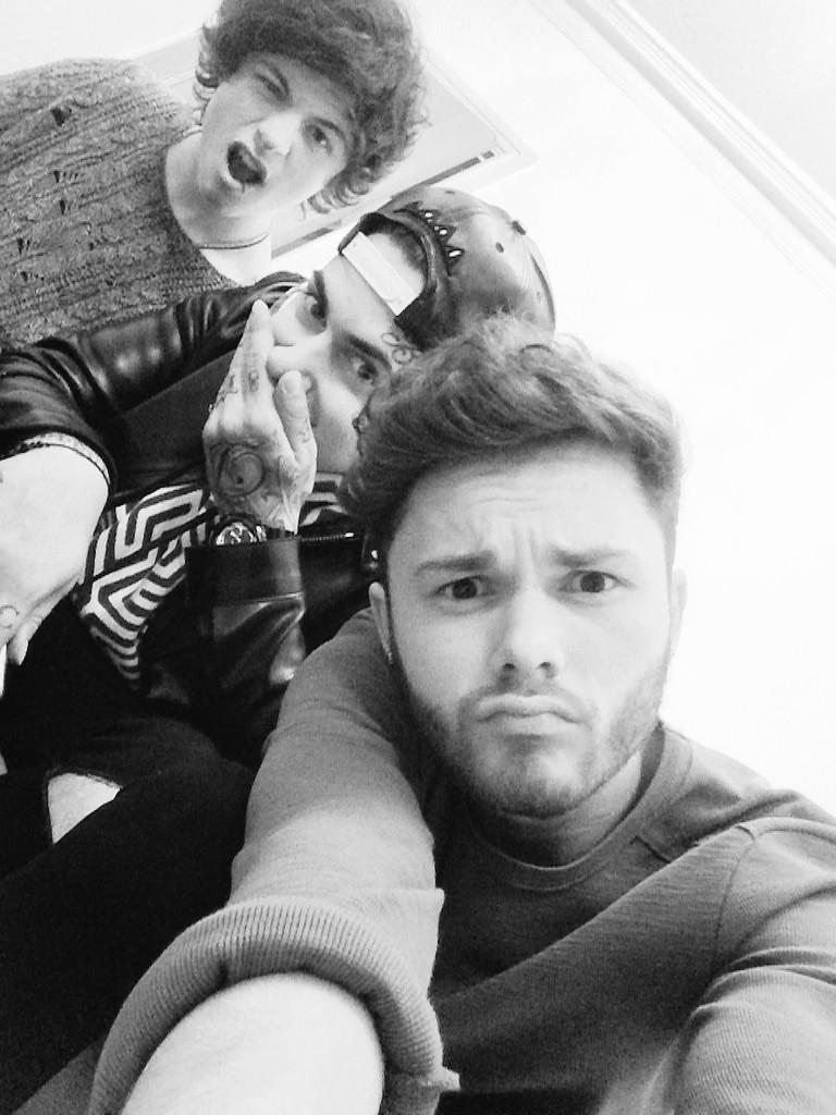 lilollieg's tweet image. LADS