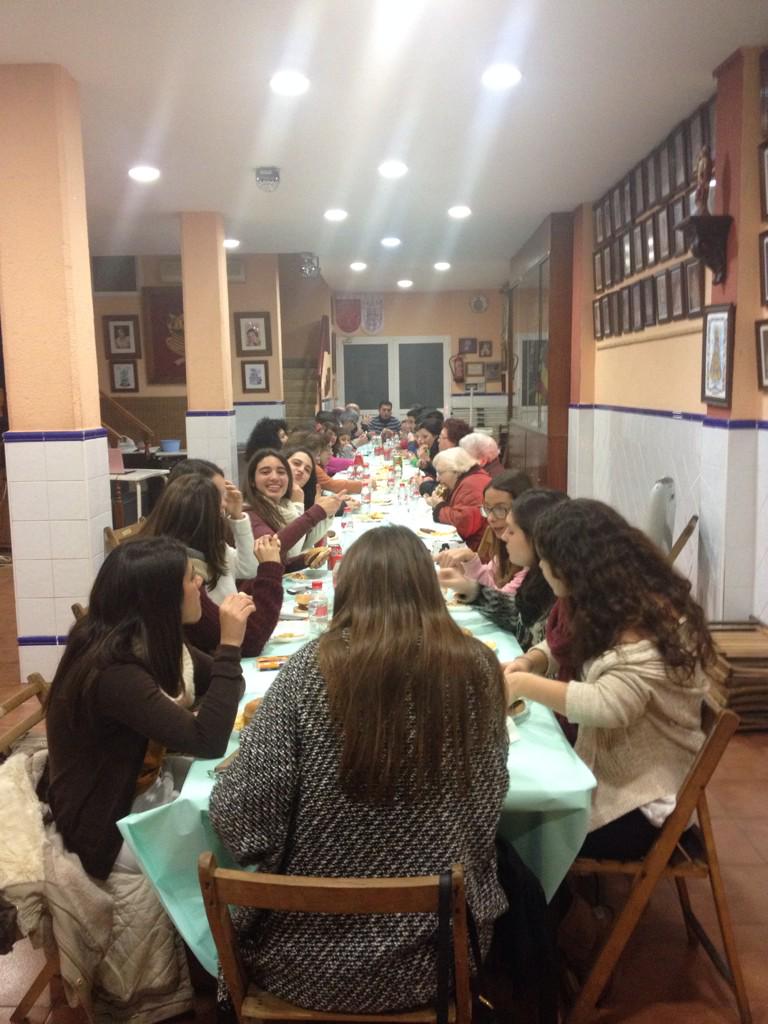 FallaPolo's tweet photo. Cenita+cine en #fallapolo!! 🎬 http://t.co/zaqYtLxlCz