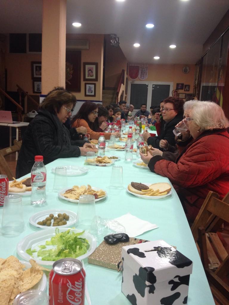 FallaPolo's tweet photo. Cenita+cine en #fallapolo!! 🎬 http://t.co/zaqYtLxlCz