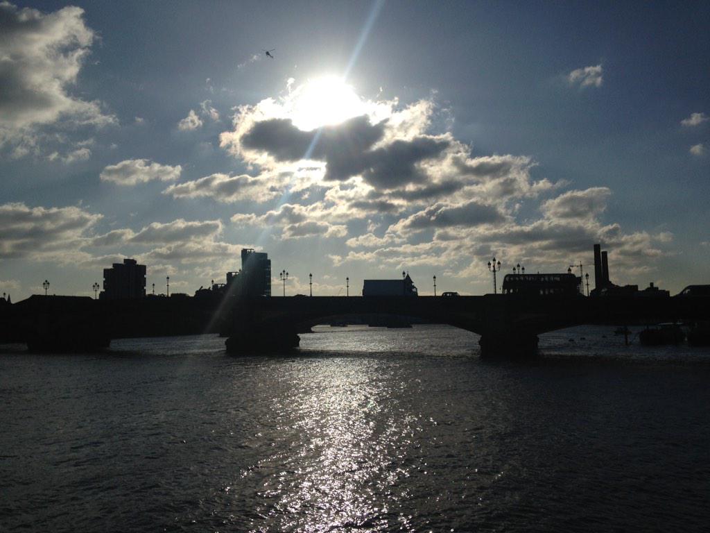 indeliblestyle's tweet photo. Well this is the coldest my little legs have been for a while, but it's good to be back! #helloLondon #running http://t.co/zxeaA1OMGR