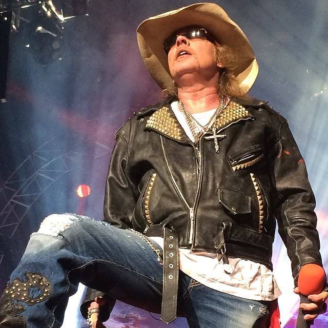  Happy Birthday Axl Rose !! All members of the Faithful To Axl Rose wants Long live the King ! 