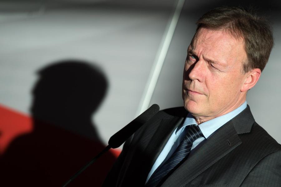 welt's tweet photo. Edathy-Affäre: Oppermann und der gefährliche Hartmann-Faktor http://t.co/bgks0MSpjl http://t.co/4KhVumcZcL