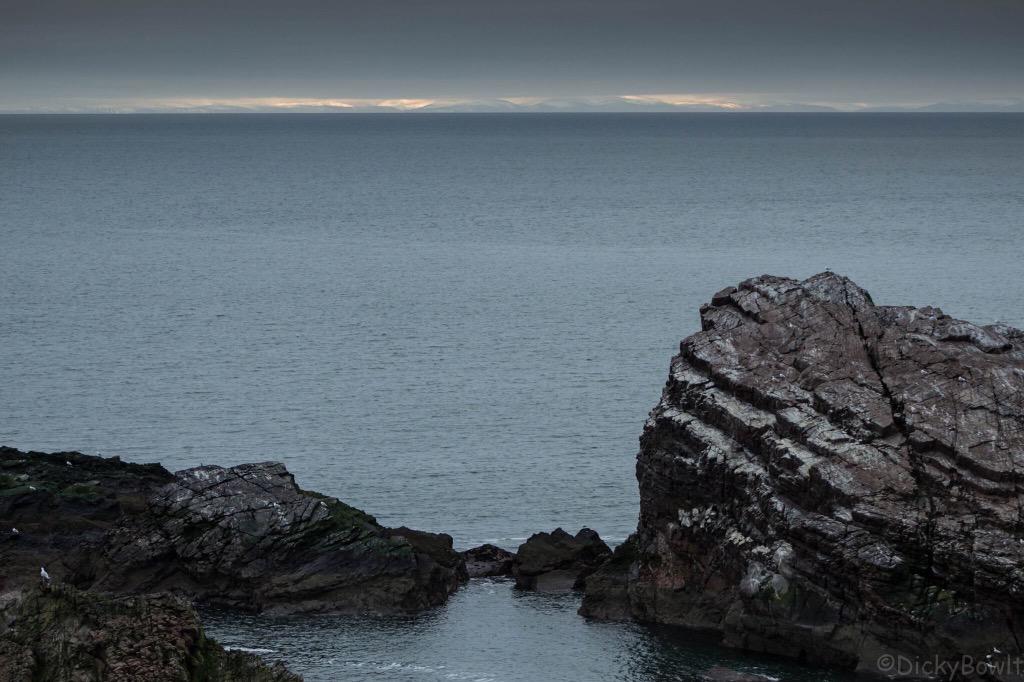 dbowlt's tweet image. North highland lit up with a light glow this morning! 80km as the "seagull" flys away. #Scotland #beautiful