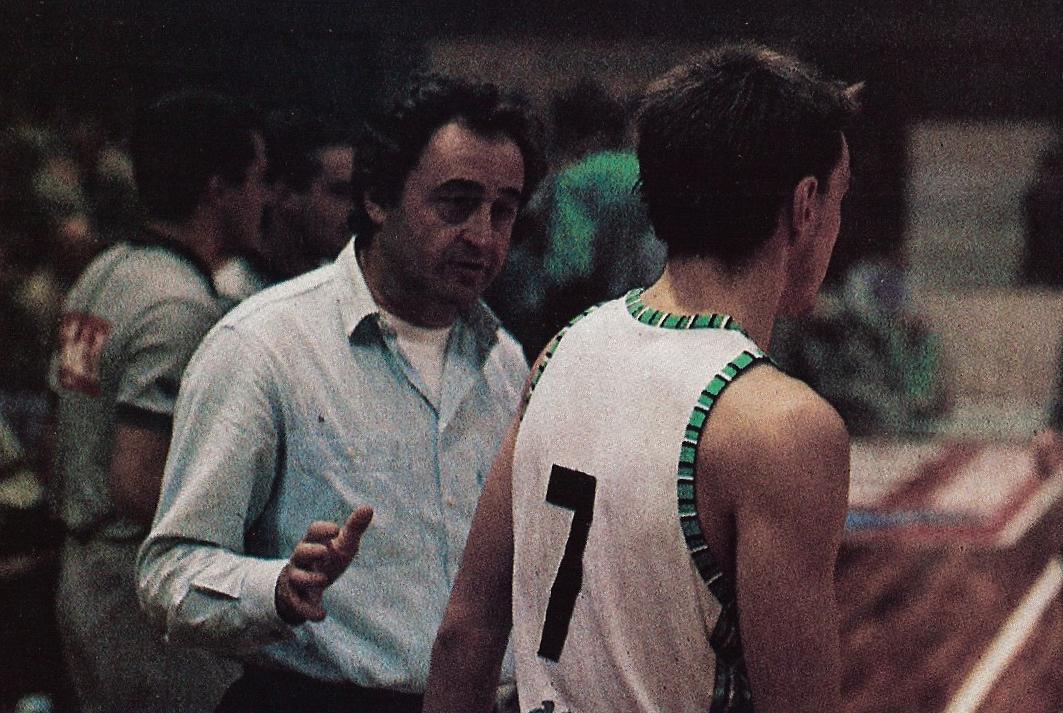 fotos - Especial 60 aniversario (Fotos, recuerdos, recortes...del Baskonia desde 1959) - Página 39 B9Mi084IYAAWCBR