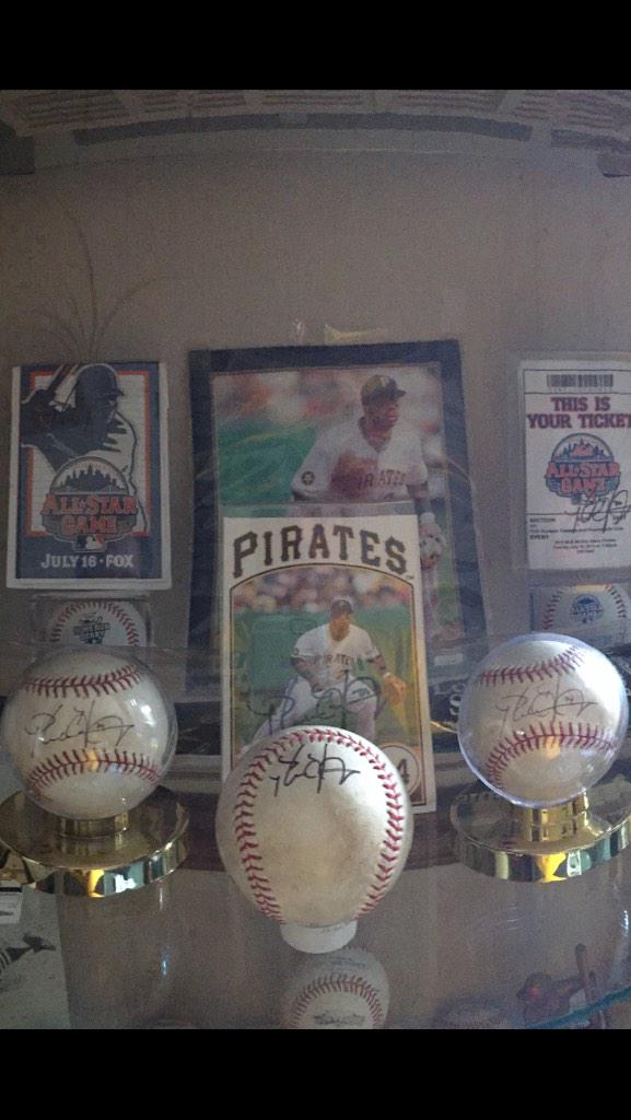  HAPPY BIRTHDAY to my favorite athlete Pedro Alvarez 