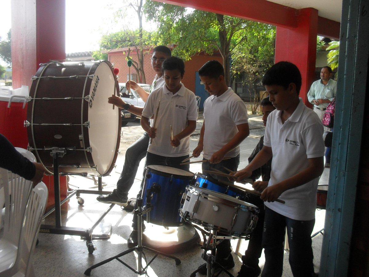annie_nani's tweet photo. @CabimasSinfonic #ElSistemaCumple40  #elsistemazulia ENSAMBLE DE PERCUSION COL EN LA ALCALDIA DE CABIMAS http://t.co/maaxXgbUu9