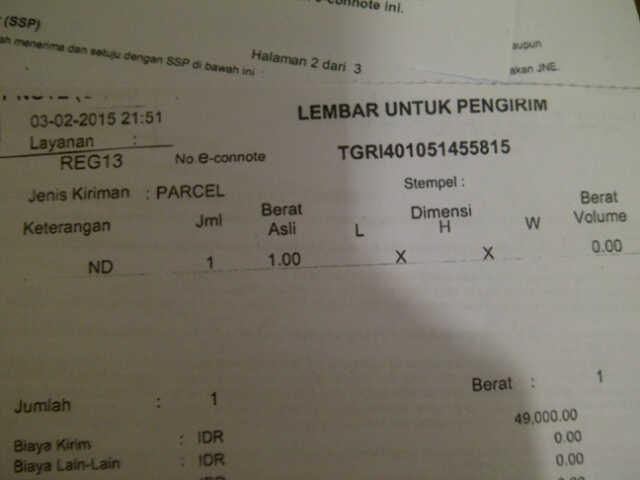 winda183's tweet photo. @JNECare yg ini foto resi aslinya tetap gak bisa ... bmna si pelayanannya ... http://t.co/9ghBtDQLlg