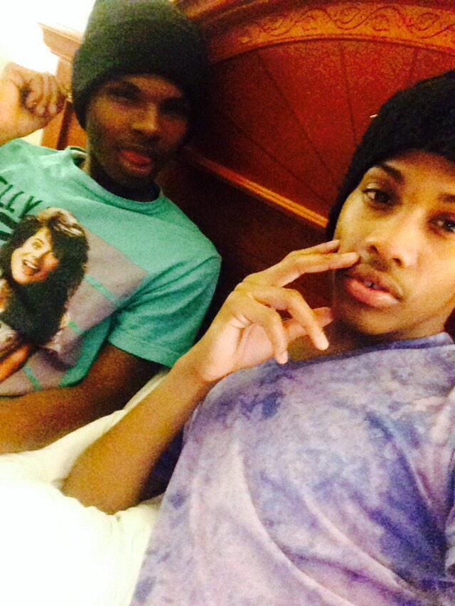 Quing_Akasha's tweet image. With daughta tho @___bree____ follow her 😜😁