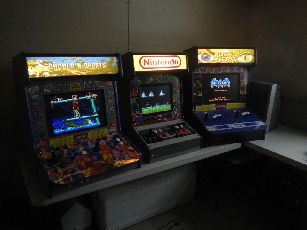 Break out the drill! here's a DIY #snes home tabletop arcade cabinet: buff.ly/1Ky51Es | #retrogaming #arcades
