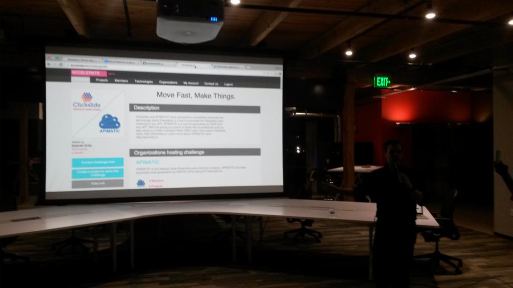 Clickslide's tweet image. Our @ClickSlideCTO just pitched #gofastmakethings #hackathon at #DevWeek15 w/@apimatic &amp;amp; @getstrap! #API #wearables