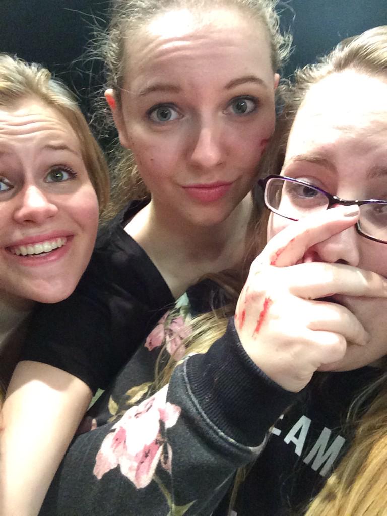 LensHofmann's tweet photo. There is blood everywhere... πβ€οΈ #MacbethVHS @lindseyyygirl @kay_berisford @MrsAdog http://t.co/WFicU4vSM6