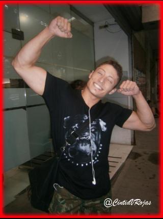 Roja_Paioedo's tweet photo. @KevinHercogOK sos una persona humilde y muy especial te quiero http://t.co/1gEPPgv1jf
