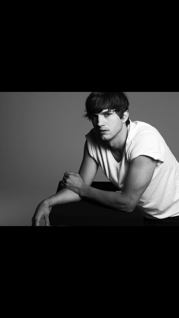 Happy birthday ashton kutcher awh im in love 