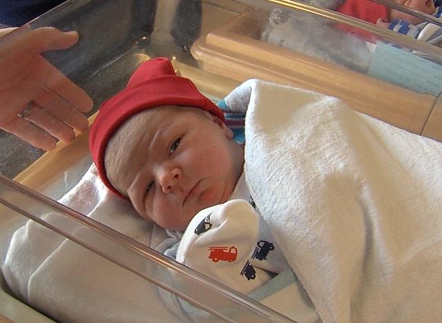 abc3340's tweet photo. Precious babies wear red caps on #WearRedDay, raise awareness to heart disease in women http://t.co/KudemMxrnW http://t.co/C41y8jZKgJ