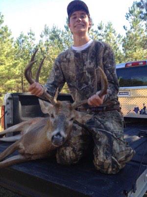 realbucksonly's tweet photo. #BuckOfTheWeek goes to my man @ballinpaulin10 ! He's a real buck y'all go give him a follow! http://t.co/CrmYHEbkln