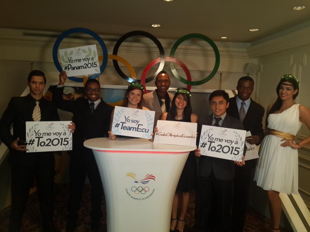 #teamECU Festejando de la gala deportiva Hotel Oro Verde!! Karate Team