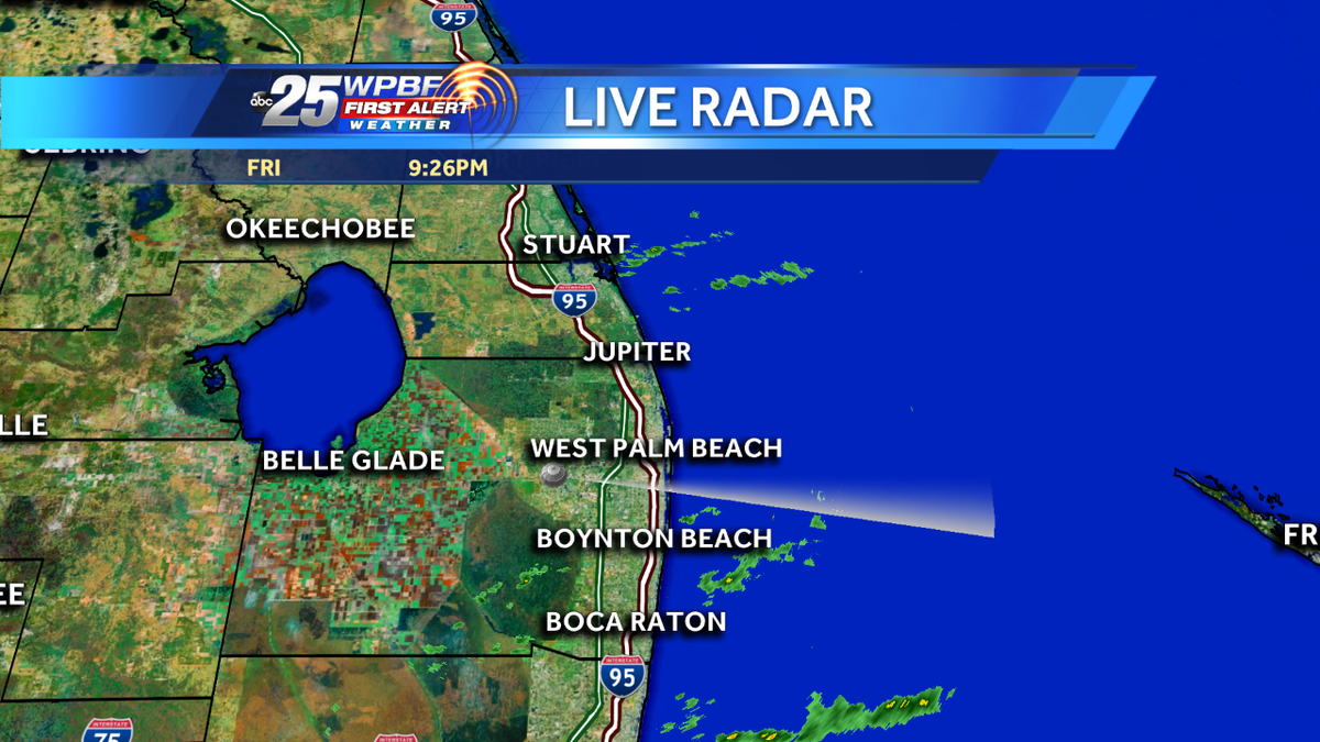 wpbf_mike's tweet image. Still tracking coastal showers. Drier pattern kicks in later tonight and for the weekend #WeekendSun
