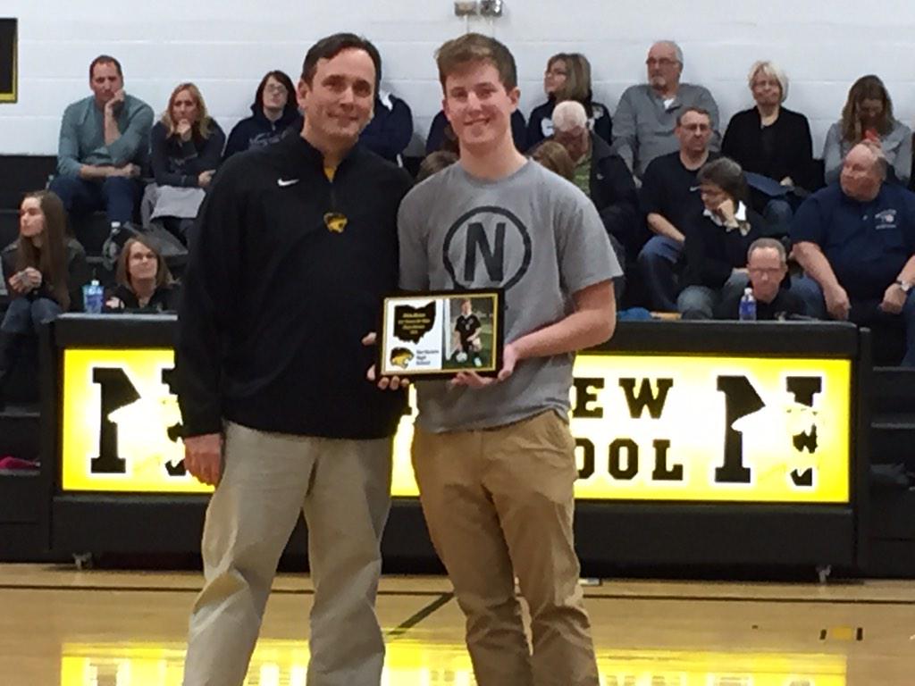 NviewAthletics's tweet photo. Congrats @NVHSSoccer and @batt_mules.  Halftime recognition for league champs and 1st All Ohio/Region. http://t.co/JqnRkKEmLe