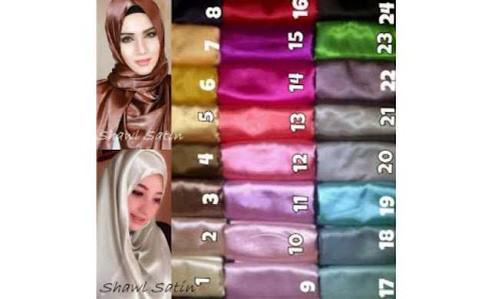 pashmina satinnya yu kaka 1pcs 35K 3pcs 100K loh 😀😊
