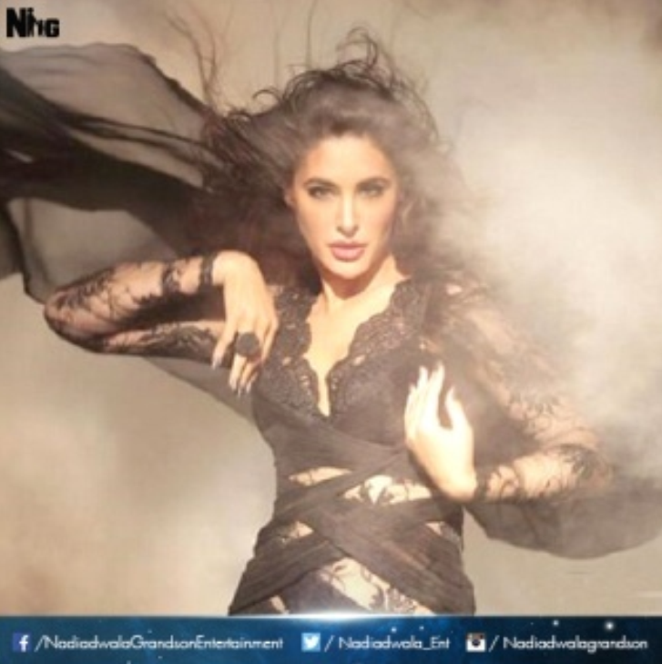 Here’s your chance to relive <a href="/NargisFakhri/">Nargis</a> performance in @GetyourKick right now on: bit.ly/Kick-YaarNaMil…